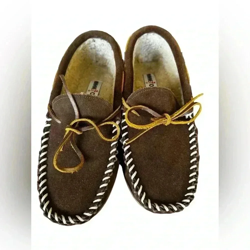 Minnetonka Moccasin Slipper With Rubber Soles Size 8